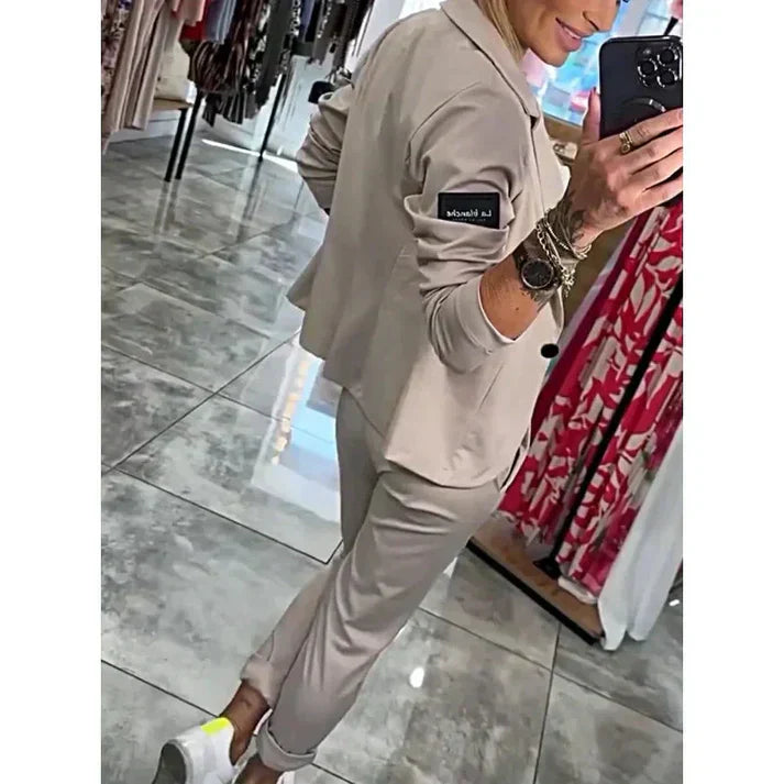 AlvaStockholm™ | Måttsytt Set med Mjuk Blazer och Lätta Joggingbyxor