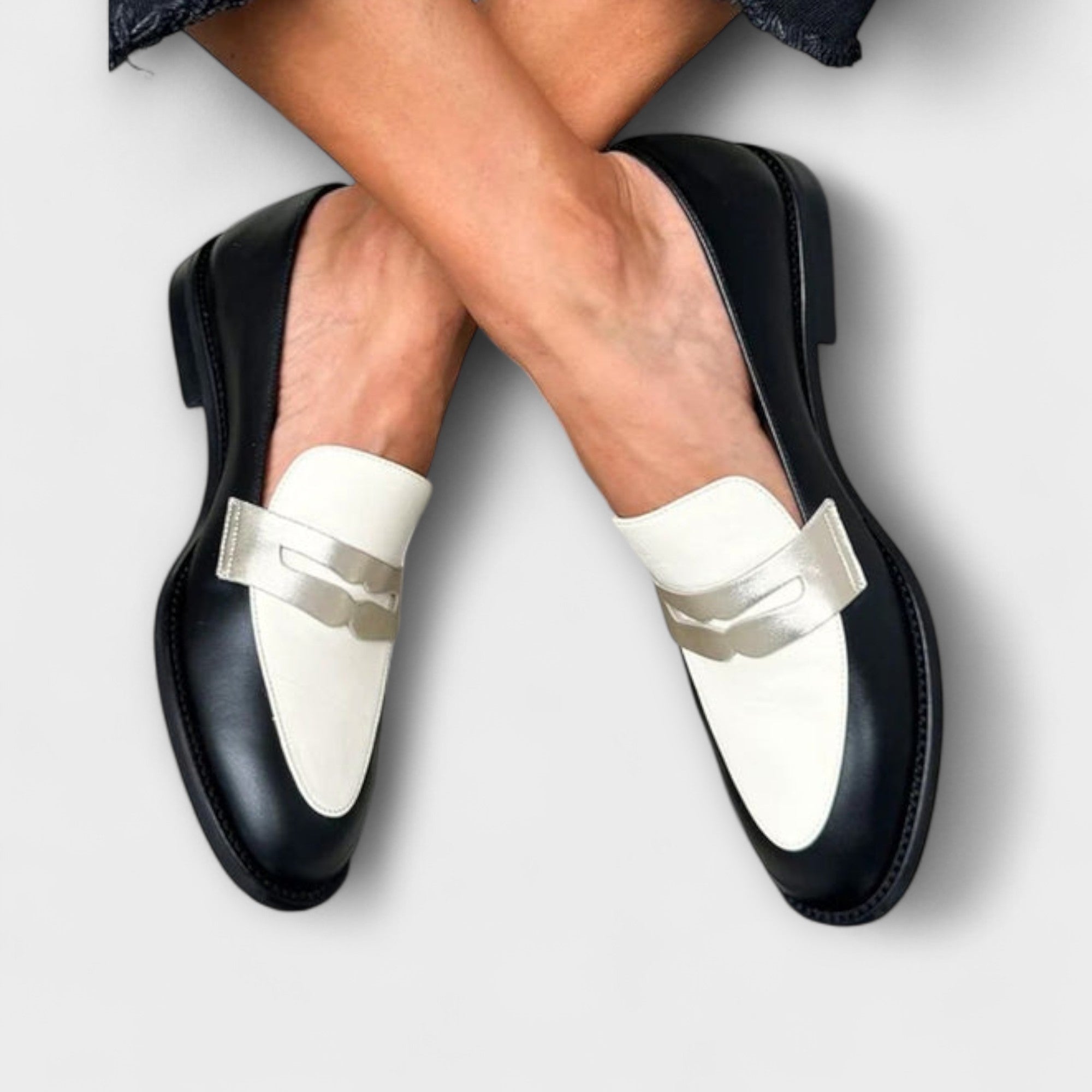Lovisa™ | Svarta Loafers med Metallglans